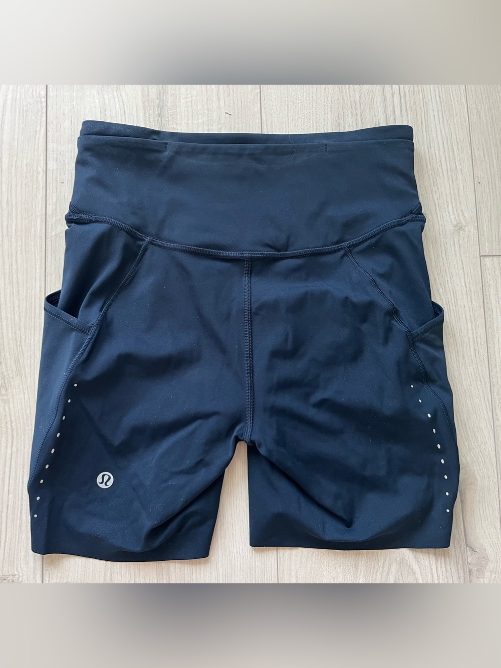 lululemon Wunder Train  Navy 10cm running Shorts with Side Pockets